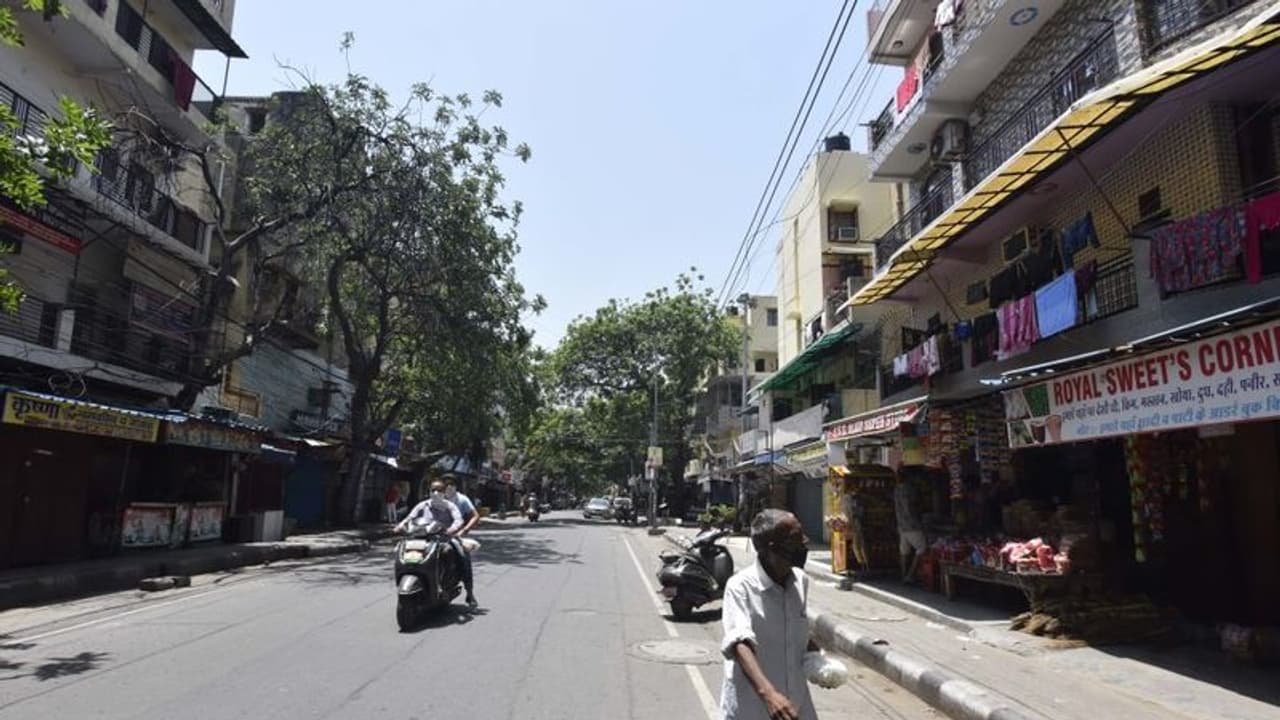 മത്സ്യവില്പ്പനക്കാരന് കൊവിഡ്; തിരുവനന്തപുരത്ത് പുതിയ കണ്ടെയിന്മെന്റ് സോണുകള് മത്സ്യവില്പ്പനക്കാരന് കൊവിഡ്; തിരുവനന്തപുരത്ത് പുതിയ കണ്ടെയിന്മെന്റ് സോണുകള്