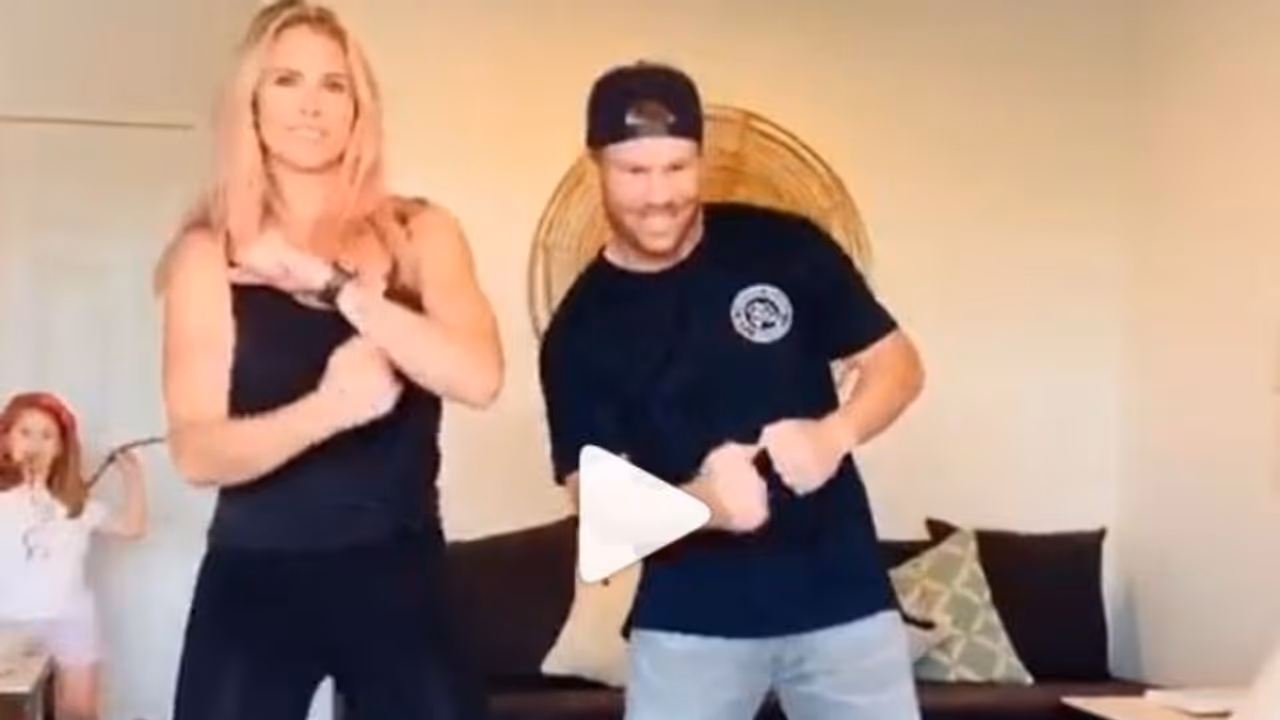 ക്രിക്കറ്റിലേക്ക് തിരിച്ചുവരവുണ്ടാവില്ലേ വാര്‍ണര്‍ക്ക്? പുതിയ വീഡിയോയുമായി താരം, ഇത്തവണ 'മുക്കാല.. മുക്കാബലാ'