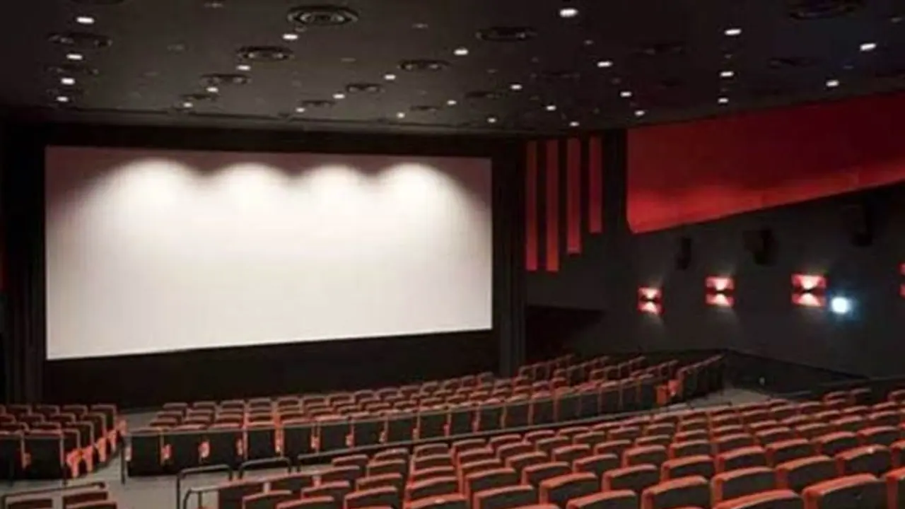 সিনে জগতে সু সংবাদ, অগাস্টেই খুলে যাক সিনেমাহলগুলি, তথ্য সম্প্রচার মন্ত্রকের আর্জি