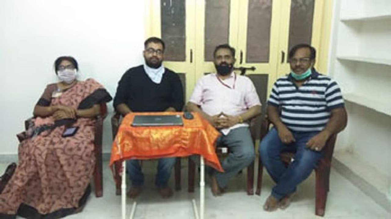 కరోనా నిర్ధారణకు సాఫ్ట్ వేర్ ను తయారుచేసిన మన హైద్రాబాదీ! కరోనా నిర్ధారణకు సాఫ్ట్ వేర్ ను తయారుచేసిన మన హైద్రాబాదీ!