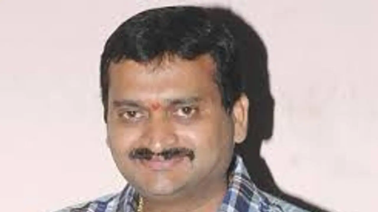 అడిగిన వెంటనే సాయం.. గూగుల్ పే నంబర్ పంపమన్న బండ్ల గణేష్ అడిగిన వెంటనే సాయం.. గూగుల్ పే నంబర్ పంపమన్న బండ్ల గణేష్