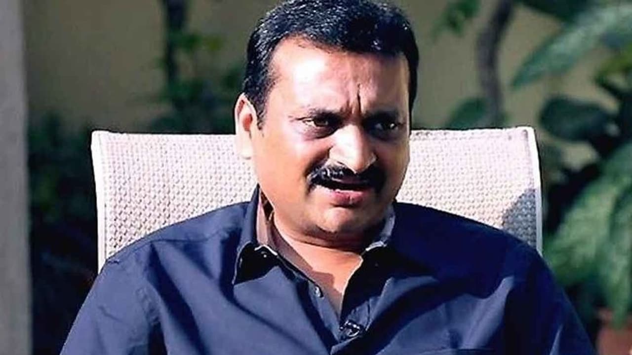 హాట్ టాపిక్ గా మారిన బండ్ల గణేష్ న్యూస్ హాట్ టాపిక్ గా మారిన బండ్ల గణేష్ న్యూస్