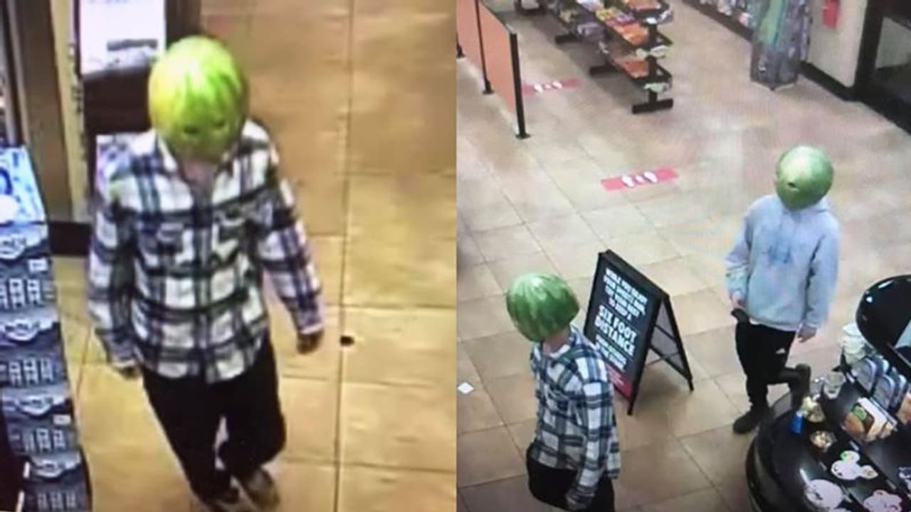 তরমুজের মুখোশ পরে ডাকাতির আগে ছবির জন্য পোজ, নেট দুনিয়ায় ভাইরাল ছবি