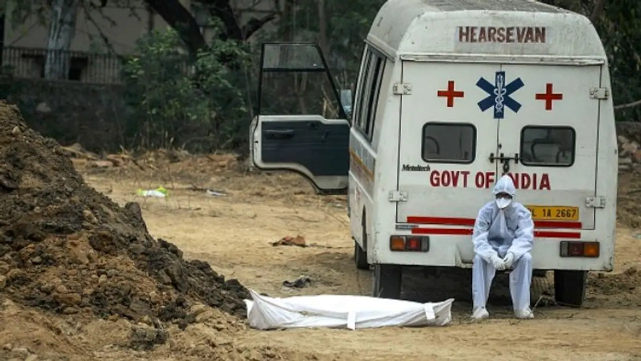 তৈরি থাকুন ১৮ই জুনের জন্য, হিসাব বলছে ভারতে মাথায় চড়ে বসবে করোনা তৈরি থাকুন ১৮ই জুনের জন্য, হিসাব বলছে ভারতে মাথায় চড়ে বসবে করোনা