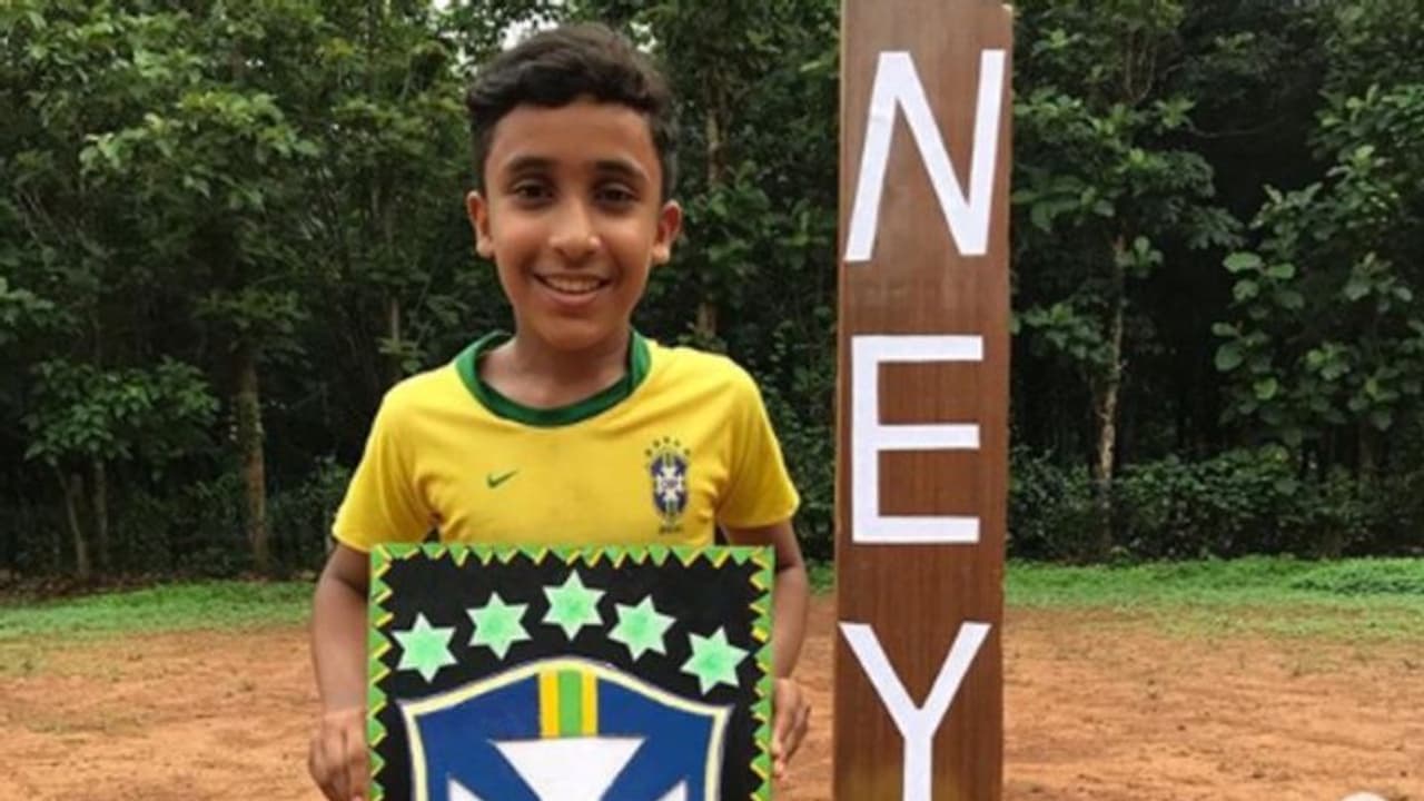 മെസിയും ക്രിസ്റ്റ്യാനോയും മാത്രമല്ല നെയ്മറും; മിഷാല് അബുലൈസിന്റെ കാലില് എന്തും വഴങ്ങും വീഡിയോ കാണാം മെസിയും ക്രിസ്റ്റ്യാനോയും മാത്രമല്ല നെയ്മറും; മിഷാല് അബുലൈസിന്റെ കാലില് എന്തും വഴങ്ങും വീഡിയോ കാണാം