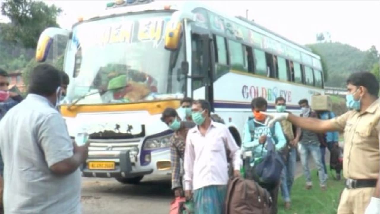 ആനച്ചാലിൽ അതിഥി തൊഴിലാളികളെ ബംഗാളിലേക്ക് കടത്താൻ ശ്രമിച്ച ബസ് ജീവനക്കാർക്കെതിരെ കേസ്