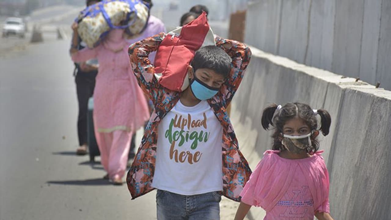 49 ಕಾರ್ಮಿಕರನ್ನು ತೆಲಂಗಾಣಕ್ಕೆ ಕಳುಹಿಸಿದ ಎಂಐಟಿ ವಿದ್ಯಾರ್ಥಿನಿ 49 ಕಾರ್ಮಿಕರನ್ನು ತೆಲಂಗಾಣಕ್ಕೆ ಕಳುಹಿಸಿದ ಎಂಐಟಿ ವಿದ್ಯಾರ್ಥಿನಿ