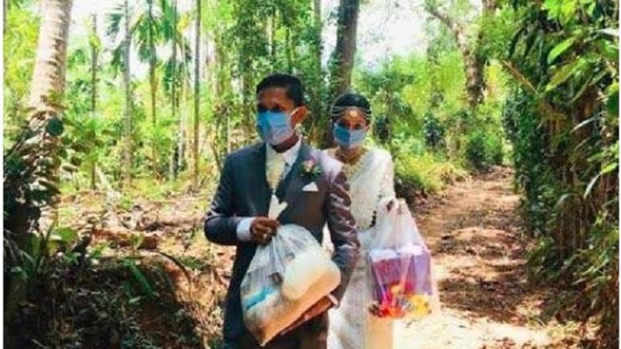 ಮದುವೆ ರಿಸೆಪ್ಶನ್ ಕ್ಯಾನ್ಸಲ್ ಮಾಡಿ ನಿರ್ಗತಿಕರಿಗೆ ಆಹಾರ ಹಂಚಿದ ನವ ಜೋಡಿ!