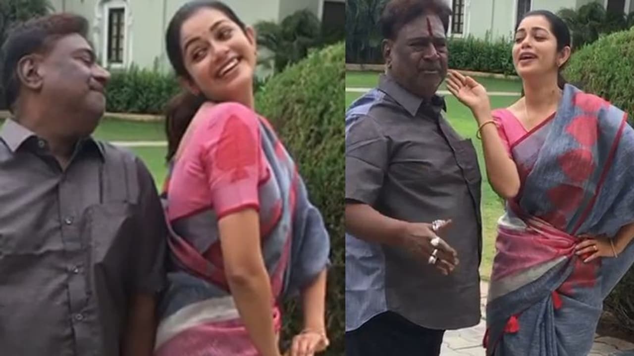 17 வருடத்திற்கு பின்... மீண்டும் மன்மதராசா பாடலுக்கு ஆட்டம் போட்ட சாயா சிங்! இதுதான் பிறந்தநாள் ட்ரீட்: வீடியோ 17 வருடத்திற்கு பின்... மீண்டும் மன்மதராசா பாடலுக்கு ஆட்டம் போட்ட சாயா சிங்! இதுதான் பிறந்தநாள் ட்ரீட்: வீடியோ