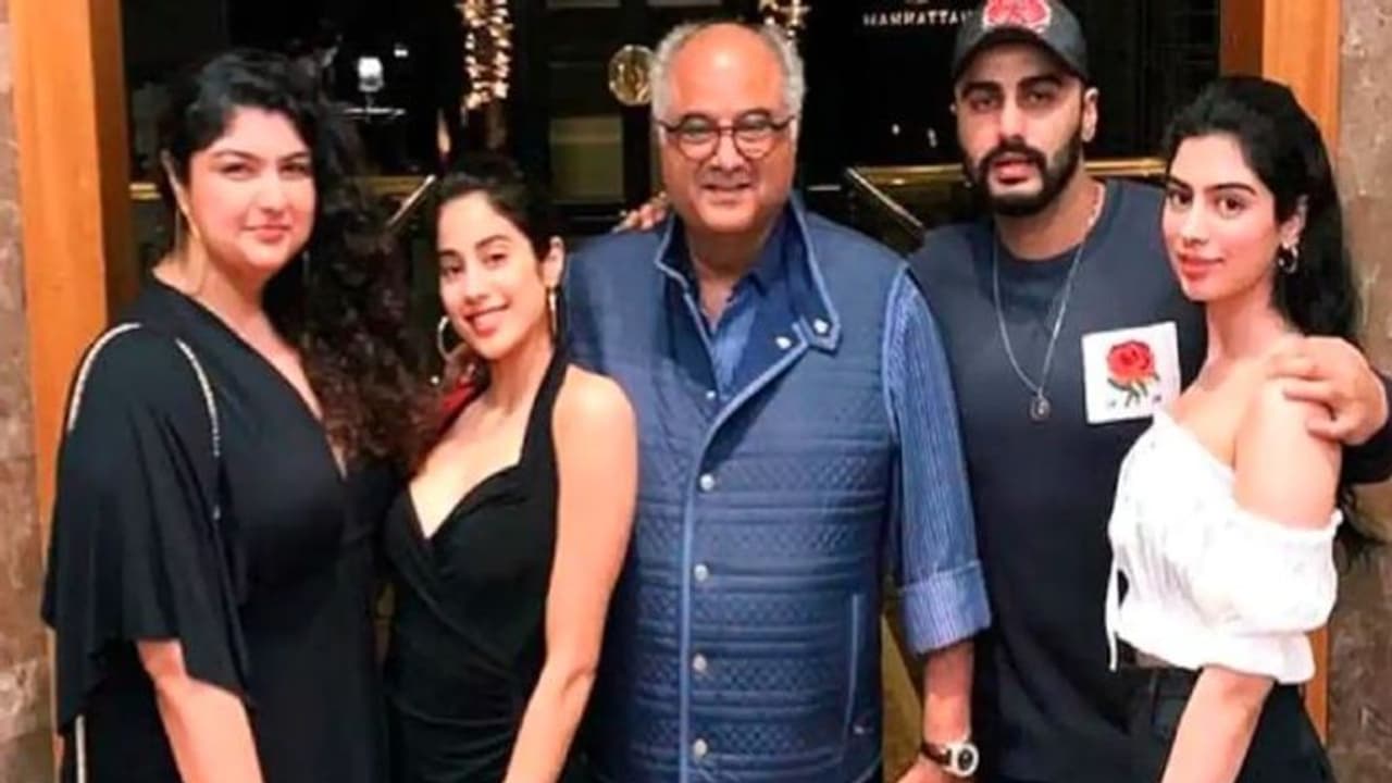 বনি কাপুরের বাড়িতে করোনা পজিটিভ, জাহ্নবী খুশির মধ্যে নেই কোনও লক্ষণ বনি কাপুরের বাড়িতে করোনা পজিটিভ, জাহ্নবী খুশির মধ্যে নেই কোনও লক্ষণ