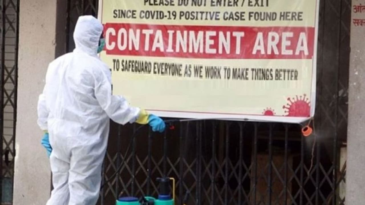 ಹೆಚ್ಚಿದ ಕೊರೋನಾ, ಬೆಂಗಳೂರಿನಲ್ಲಿ ಕಂಟೈನ್ಮೆಂಟ್ ಝೋನ್ ಹೆಚ್ಚಳ ಹೆಚ್ಚಿದ ಕೊರೋನಾ, ಬೆಂಗಳೂರಿನಲ್ಲಿ ಕಂಟೈನ್ಮೆಂಟ್ ಝೋನ್ ಹೆಚ್ಚಳ