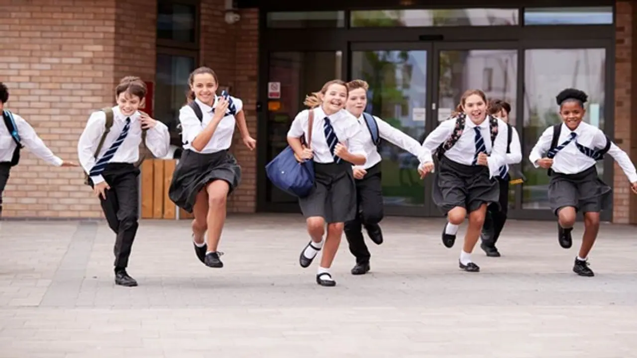 লকডাউনে আরও এক বড় সিদ্ধান্তের পথে মোদী সরকার, জুলাই থেকেই খুলে যেতে পারে স্কুল