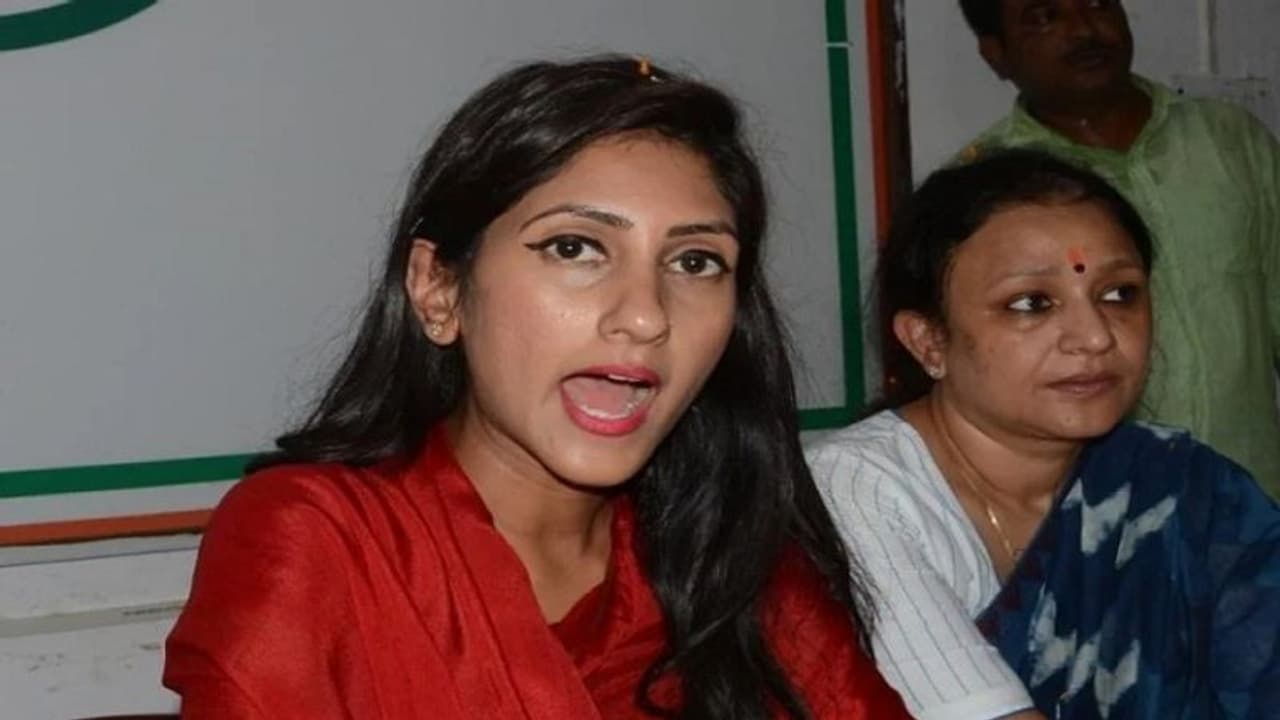 बस विवाद पर गांधी परिवार की करीबी कांग्रेस MLA ने ही उठाए सवाल, पूछा ये कैसा क्रूर मजाक बस विवाद पर गांधी परिवार की करीबी कांग्रेस MLA ने ही उठाए सवाल, पूछा ये कैसा क्रूर मजाक