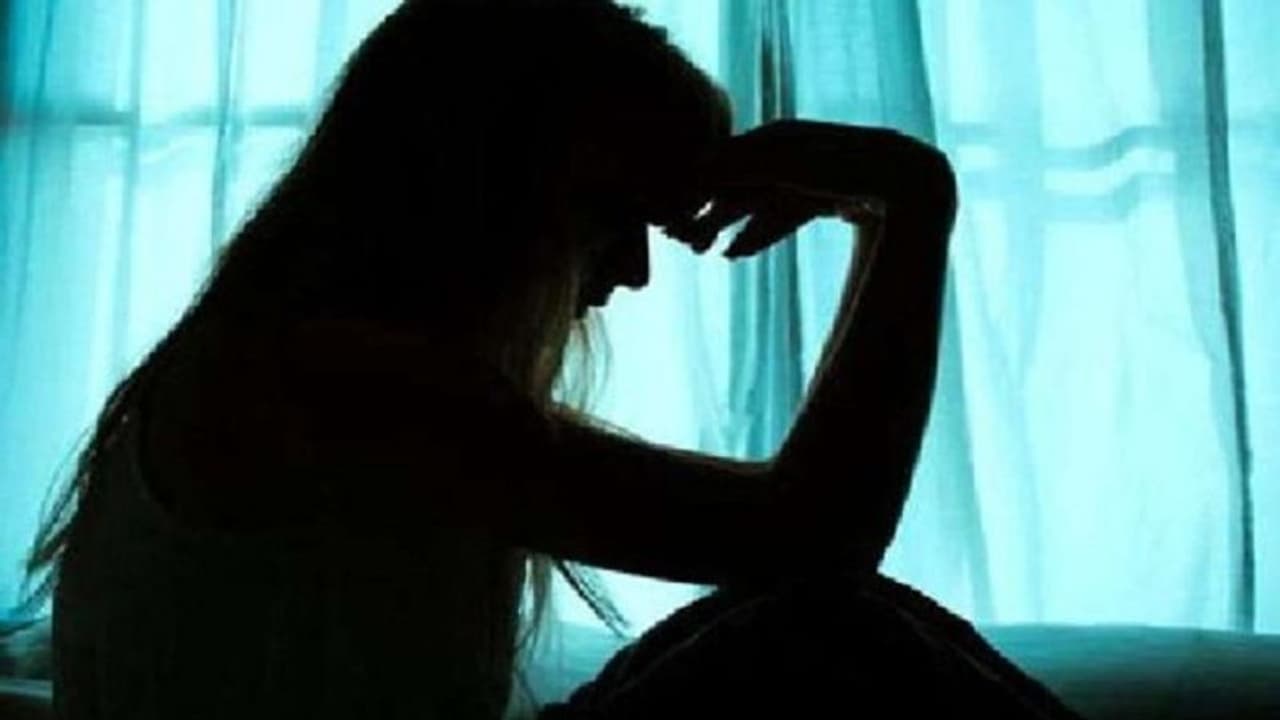 बेटे को भेजा खेत, घर में बाप ने किया बहू से रेप, यूपी पुलिस का रिटायर्ड दारोगा है आरोपी बेटे को भेजा खेत, घर में बाप ने किया बहू से रेप, यूपी पुलिस का रिटायर्ड दारोगा है आरोपी