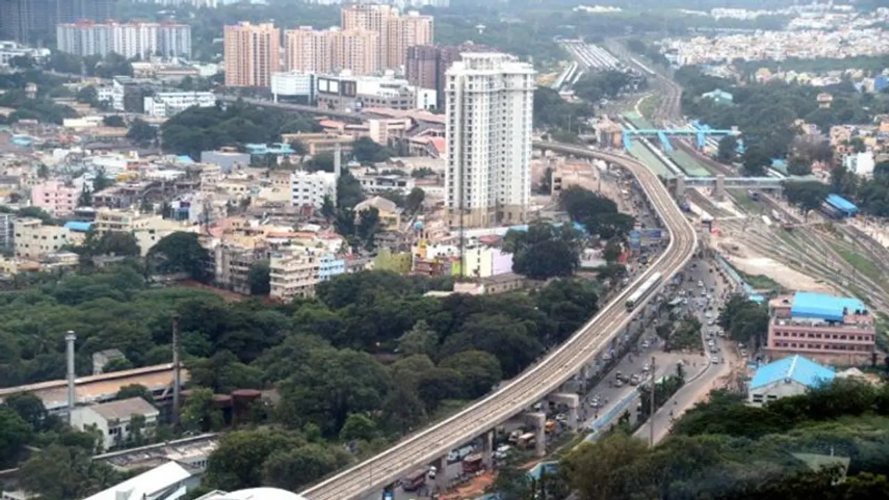 ബെംഗളൂരുവിനെ ഞെട്ടിച്ച് വന് സ്ഫോടന ശബ്ദം; ഭൂമികുലക്കമല്ല, പിന്നെന്ത് ബെംഗളൂരുവിനെ ഞെട്ടിച്ച് വന് സ്ഫോടന ശബ്ദം; ഭൂമികുലക്കമല്ല, പിന്നെന്ത്