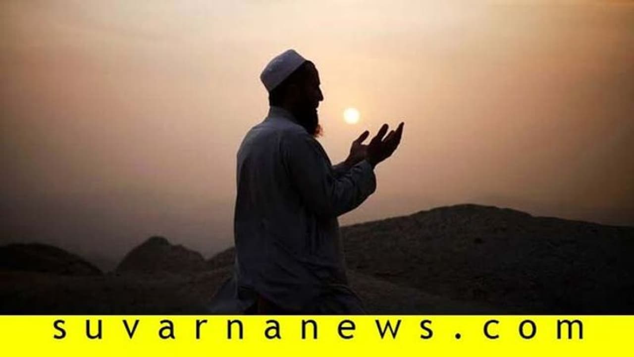 Bengaluru: ರೈಲ್ವೆ ನಿಲ್ದಾಣದಲ್ಲಿ ಹಮಾಲಿಗಳಿಂದ ನಮಾಜ್‌: ಹಿಂದೂ ಪರ ಸಂಘಟನೆಗಳ ಆಕ್ರೋಶ