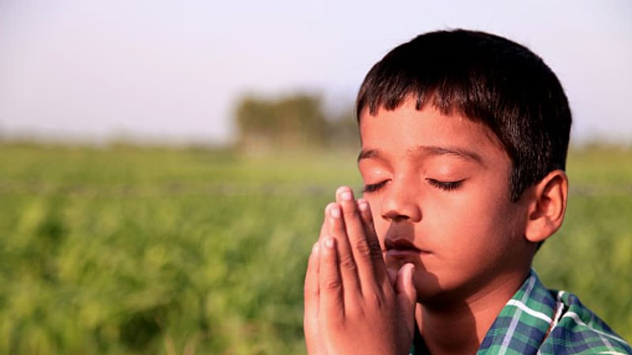 ఉదయం లేవగానే ఈ మంత్రం జపిస్తే... ఉదయం లేవగానే ఈ మంత్రం జపిస్తే...