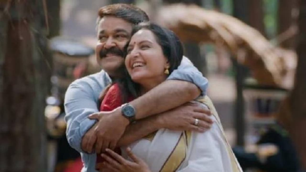 ലാലേട്ടന്‍ പുഴപോലെയാണ്, ഞങ്ങളെ ആനന്ദിപ്പിച്ച് ഒഴുകിക്കൊണ്ടേയിരിക്കുക: മഞ്ജു വാര്യര്‍