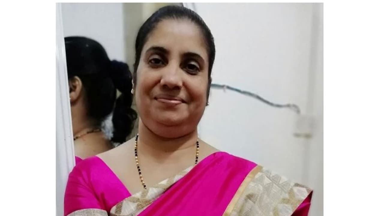 ഗള്ഫില് ഒരു കൊവിഡ് മരണം കൂടി; കൊവിഡ് സ്ഥിരീകരിച്ച മലയാളി നേഴ്സ് താമസ സ്ഥലത്ത് മരിച്ചു ഗള്ഫില് ഒരു കൊവിഡ് മരണം കൂടി; കൊവിഡ് സ്ഥിരീകരിച്ച മലയാളി നേഴ്സ് താമസ സ്ഥലത്ത് മരിച്ചു