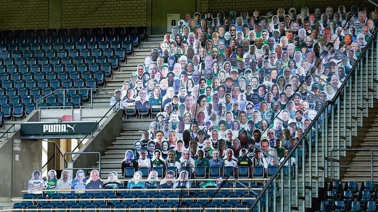 ಖಾಲಿ ಕ್ರೀಡಾಂಗಣದಲ್ಲಿ ಅಭಿಮಾನಿಗಳ ಕಟೌಟ್ ಹಾಕಿ ಫುಟ್ಬಾಲ್ ಆರಂಭ! ಖಾಲಿ ಕ್ರೀಡಾಂಗಣದಲ್ಲಿ ಅಭಿಮಾನಿಗಳ ಕಟೌಟ್ ಹಾಕಿ ಫುಟ್ಬಾಲ್ ಆರಂಭ!