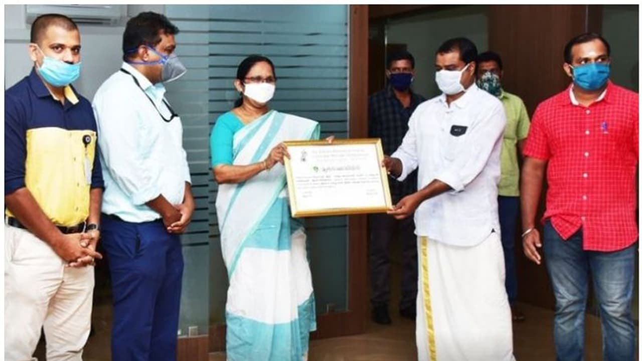 മാതൃകയായി മോഹൻലാല്‍ ആരാധകര്‍, അഭിനന്ദിച്ച് ആരോഗ്യമന്ത്രി കെ കെ ശൈലജ