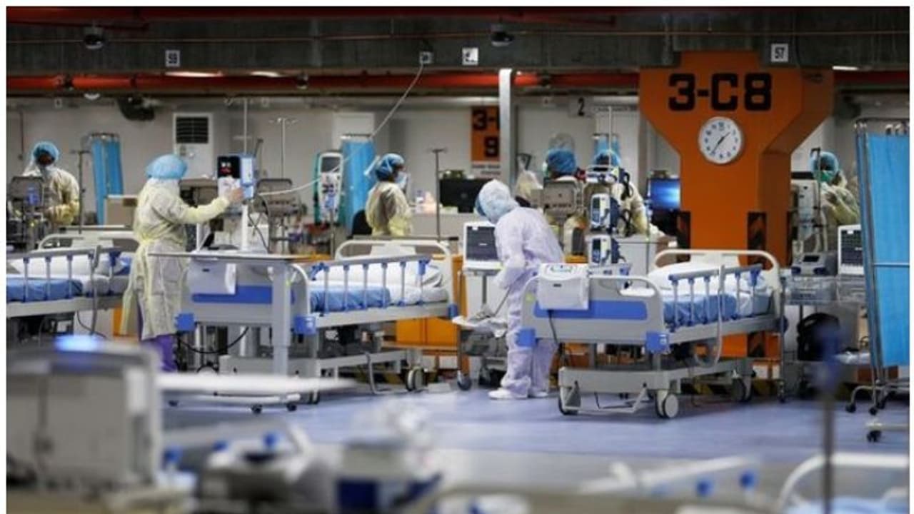 വിലക്ക് ലംഘിച്ച് ഇഫ്താര് വിരുന്ന്; 32 പേര്ക്ക് കൊവിഡ് സ്ഥിരീകരിച്ചതായി ബഹ്റൈന് അധികൃതര് വിലക്ക് ലംഘിച്ച് ഇഫ്താര് വിരുന്ന്; 32 പേര്ക്ക് കൊവിഡ് സ്ഥിരീകരിച്ചതായി ബഹ്റൈന് അധികൃതര്