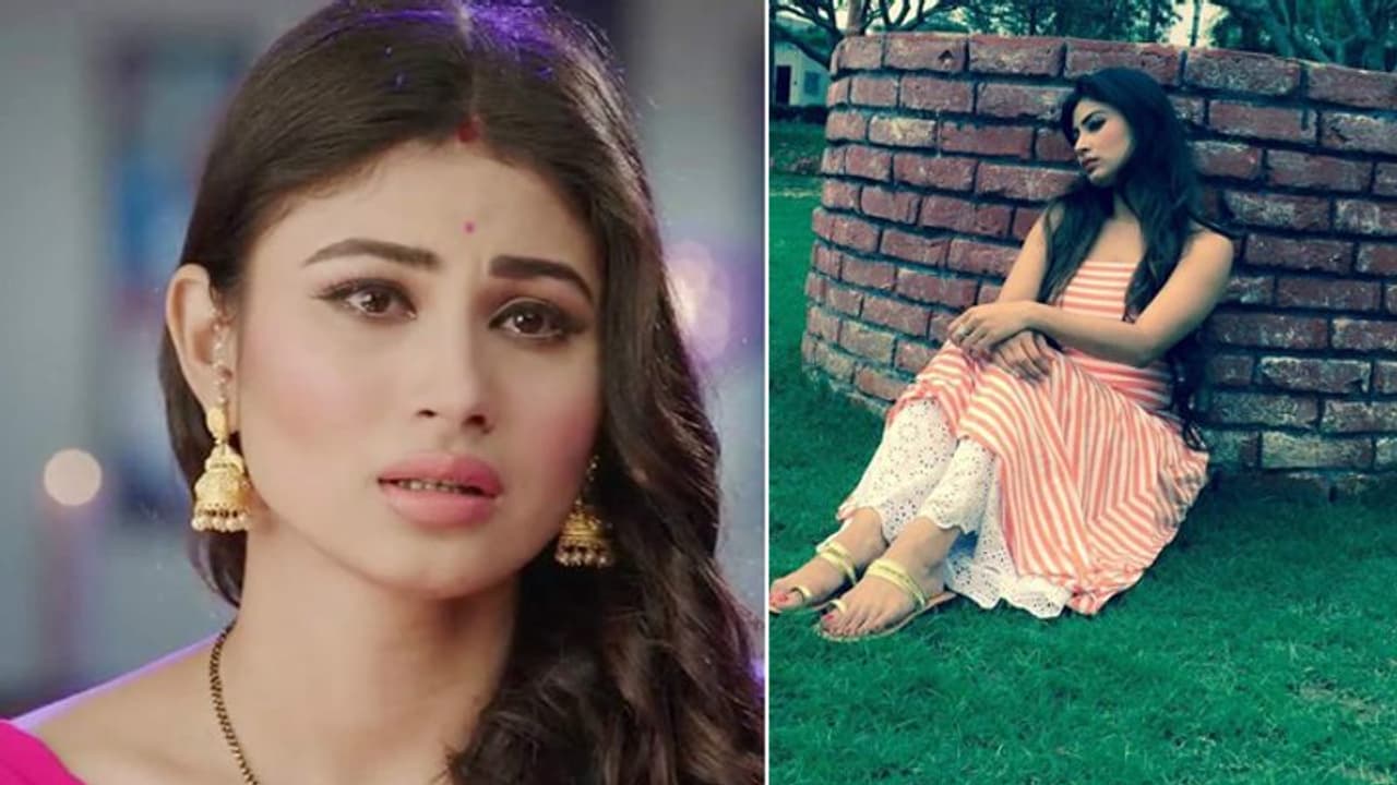 ஐயோ பாவம்... நாகினிக்கு வந்த சோதனை? 4 நாள் உடையுடன் 2 மாதமாக வெளிநாட்டில் சிக்கி தவிக்கு மௌனிராய்! ஐயோ பாவம்... நாகினிக்கு வந்த சோதனை? 4 நாள் உடையுடன் 2 மாதமாக வெளிநாட்டில் சிக்கி தவிக்கு மௌனிராய்!