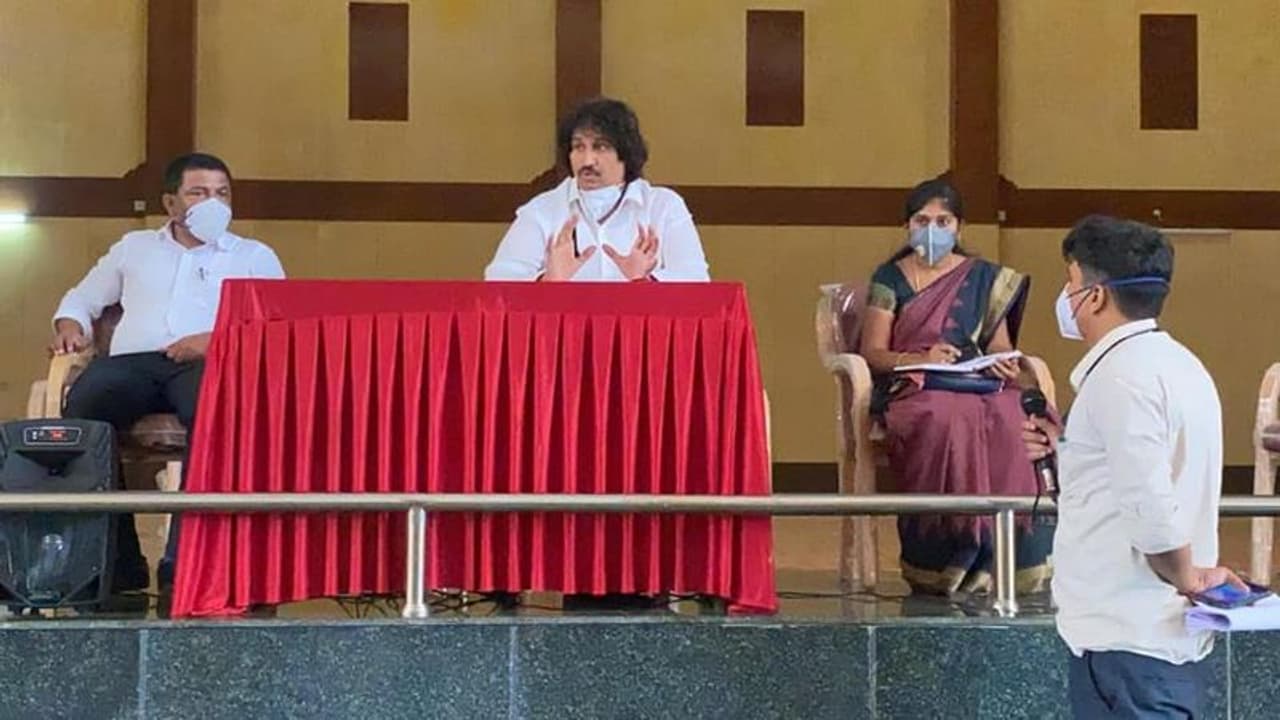 ಶಿವಮೊಗ್ಗ: ಮದುವೆಯಲ್ಲಿ ಭಾಗಿಯಾಗಿದ್ದ ಕೊರೋನಾ ಸೋಂಕಿತ ವೃದ್ಧೆ! ಶಿವಮೊಗ್ಗ: ಮದುವೆಯಲ್ಲಿ ಭಾಗಿಯಾಗಿದ್ದ ಕೊರೋನಾ ಸೋಂಕಿತ ವೃದ್ಧೆ!