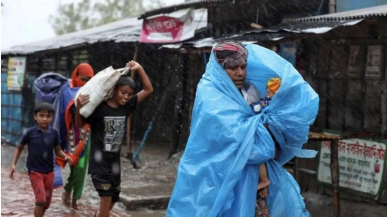 উত্তরবঙ্গে অতি ভারী বৃষ্টিপাতের আশঙ্কা, লাল সতর্কতা জারি করল হাওয়া অফিস
