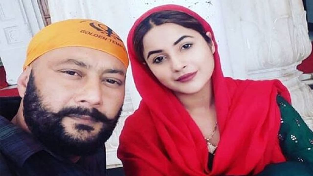 'মাথায় বন্দুক ঠেকিয়ে ধর্ষণ করে আমায়', শেহনাজের বাবার বিরুদ্ধে ধর্ষণের অভিযোগ মহিলার