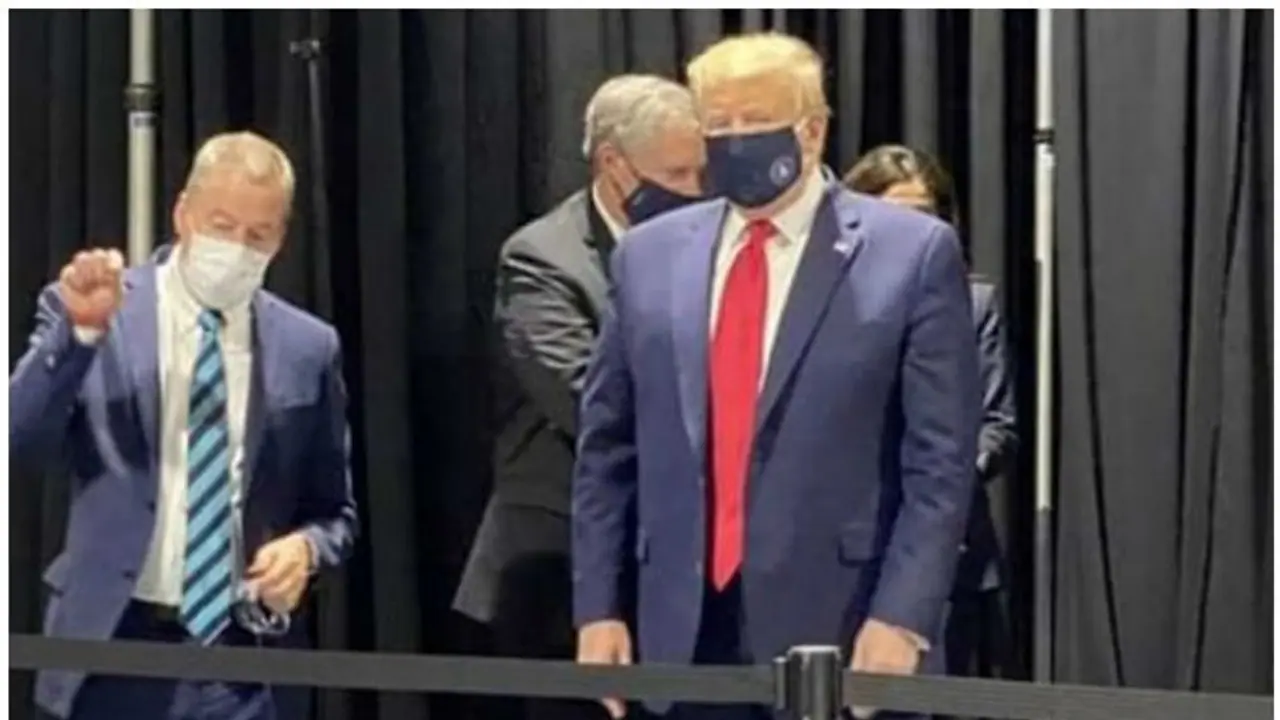 അങ്ങനെ ട്രംപും മാസ്ക് വച്ചു; പൊങ്കാലയിട്ട് ട്രോളൻമാർ; ചിത്രം പകർത്തിയതും പ്രചരിപ്പിച്ചതും അറിയാതെ അങ്ങനെ ട്രംപും മാസ്ക് വച്ചു; പൊങ്കാലയിട്ട് ട്രോളൻമാർ; ചിത്രം പകർത്തിയതും പ്രചരിപ്പിച്ചതും അറിയാതെ