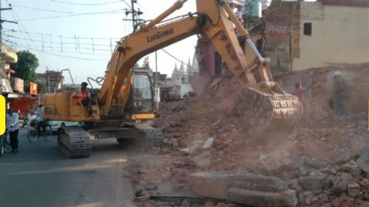 Tumakur: ಚತುಷ್ಪಥ ರಸ್ತೆ ಕಾಮಗಾರಿಯಿಂದ ವಾಹನ ಸಂಚಾರಕ್ಕೆ ಕುತ್ತು Tumakur: ಚತುಷ್ಪಥ ರಸ್ತೆ ಕಾಮಗಾರಿಯಿಂದ ವಾಹನ ಸಂಚಾರಕ್ಕೆ ಕುತ್ತು