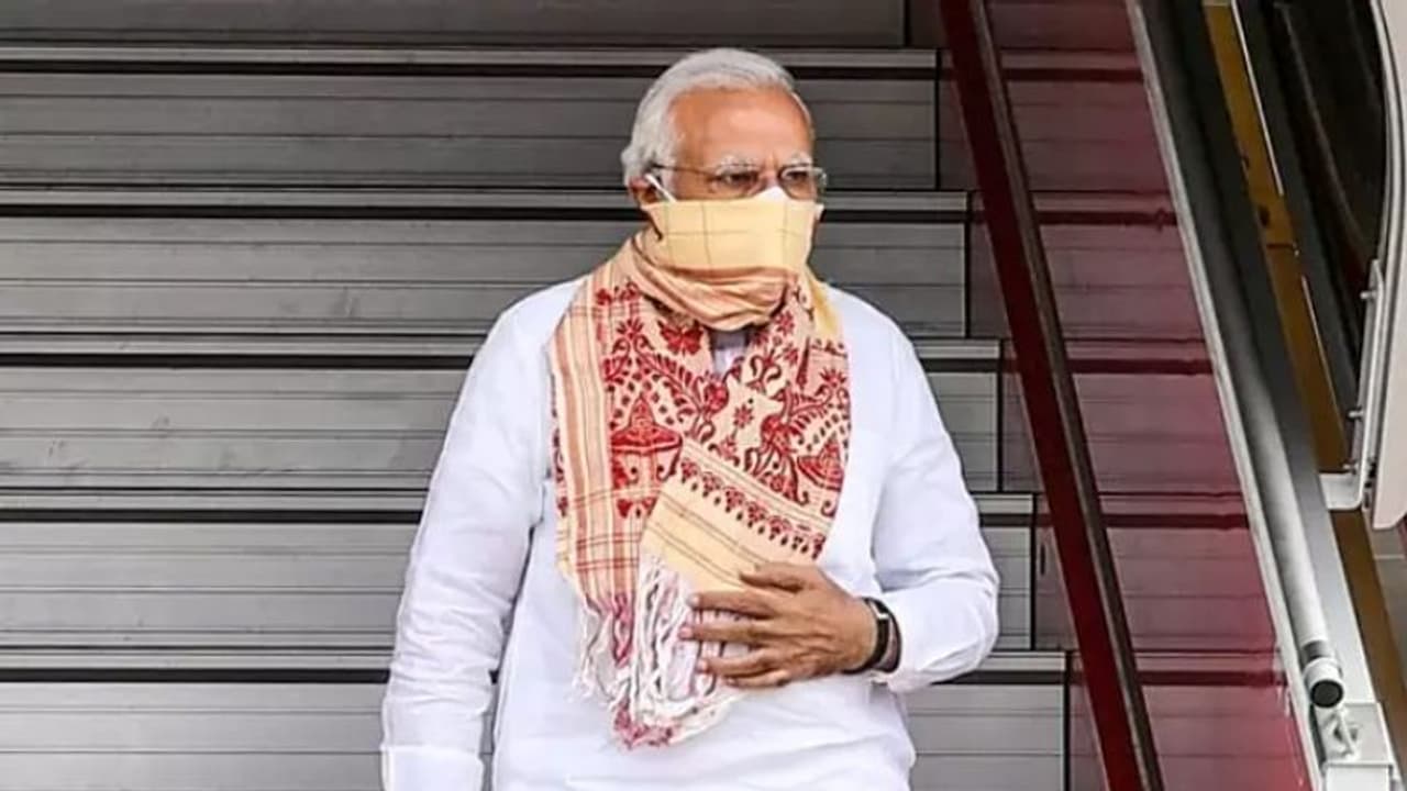 ഉംപുൺ: ഒഡിഷയും സന്ദർശിച്ച് മോദി, സഹായം 500 കോടി; പ്രധാനമന്ത്രിയുടെ പ്രഖ്യാപനത്തിൽ വ്യക്തതയില്ലെന്ന് മമത ഉംപുൺ: ഒഡിഷയും സന്ദർശിച്ച് മോദി, സഹായം 500 കോടി; പ്രധാനമന്ത്രിയുടെ പ്രഖ്യാപനത്തിൽ വ്യക്തതയില്ലെന്ന് മമത