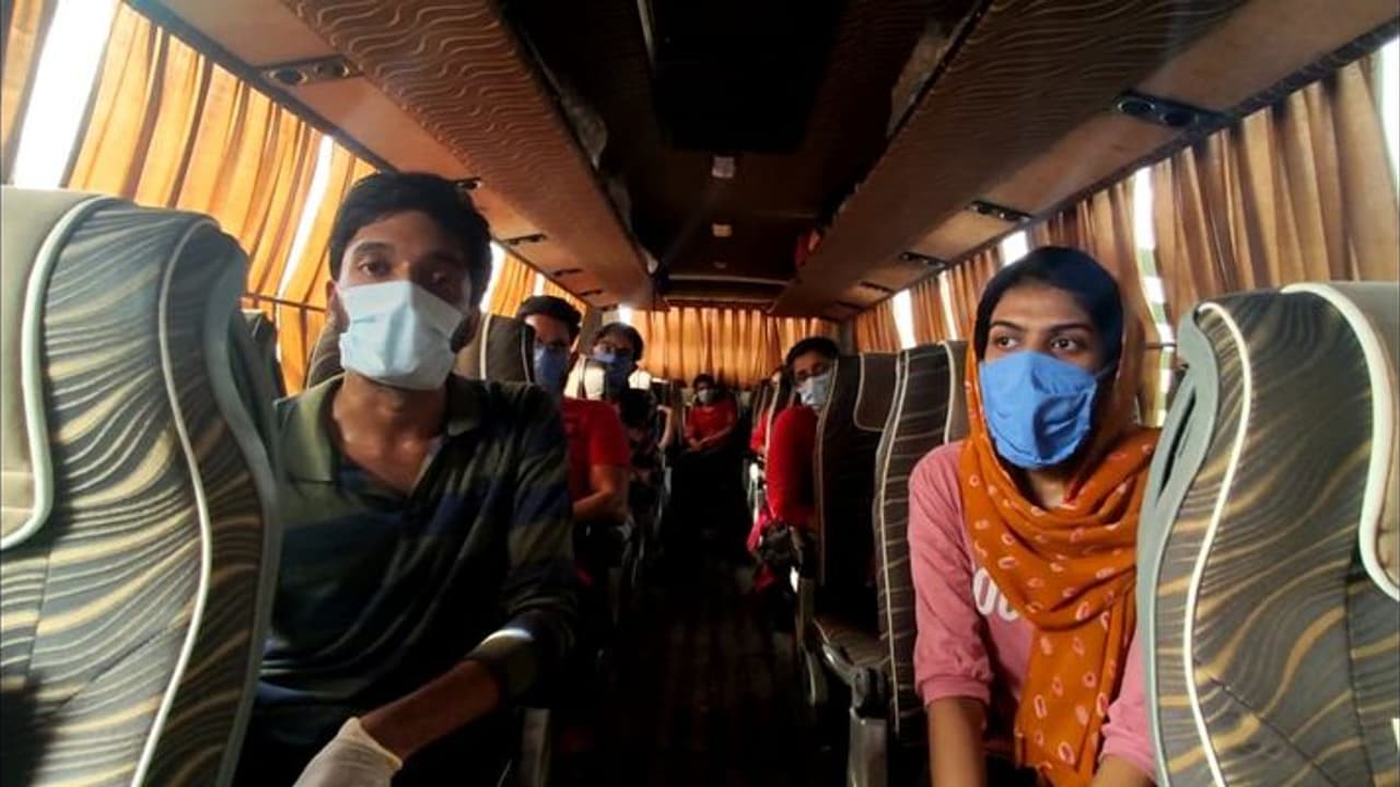 ഛത്തീസ്ഗഡിലെ റായ്പൂരിൽ കുടുങ്ങിയ മലയാളി വിദ്യാർത്ഥികൾ കേരളത്തിലേക്ക് യാത്ര തിരിച്ചു
