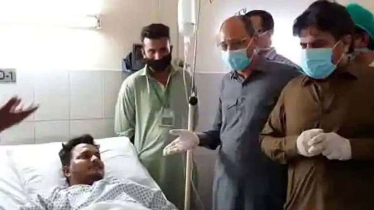 'ചുറ്റും തീയായിരുന്നു'; കറാച്ചി വിമാനപകടത്തില്‍ രക്ഷപ്പെട്ടത് രണ്ട് പേര്‍ മാത്രം