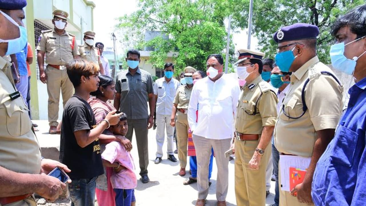 గొర్రెకుంట డెత్ మిస్టరీలో పురోగతి: ఆరుగురు బీహారీల విచారణ గొర్రెకుంట డెత్ మిస్టరీలో పురోగతి: ఆరుగురు బీహారీల విచారణ