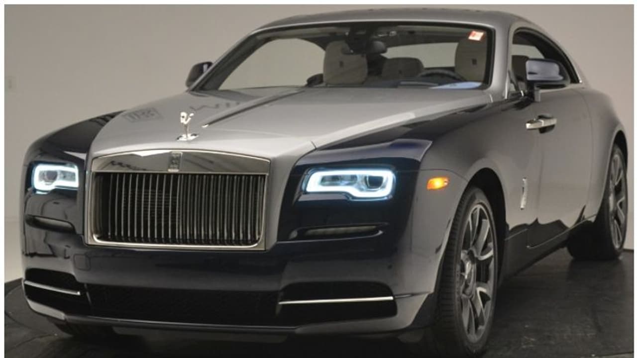 കൊവിഡ് ലോക്ക് ഡൗണിന്റെ പേരിൽ ബാങ്കിൽ നിന്ന് കോടികൾ കടമെടുത്ത ഹിപ്ഹോപ് താരം സ്വന്തമാക്കിയത് ഈ റോൾസ് റോയ്സ് കാർ കൊവിഡ് ലോക്ക് ഡൗണിന്റെ പേരിൽ ബാങ്കിൽ നിന്ന് കോടികൾ കടമെടുത്ത ഹിപ്ഹോപ് താരം സ്വന്തമാക്കിയത് ഈ റോൾസ് റോയ്സ് കാർ