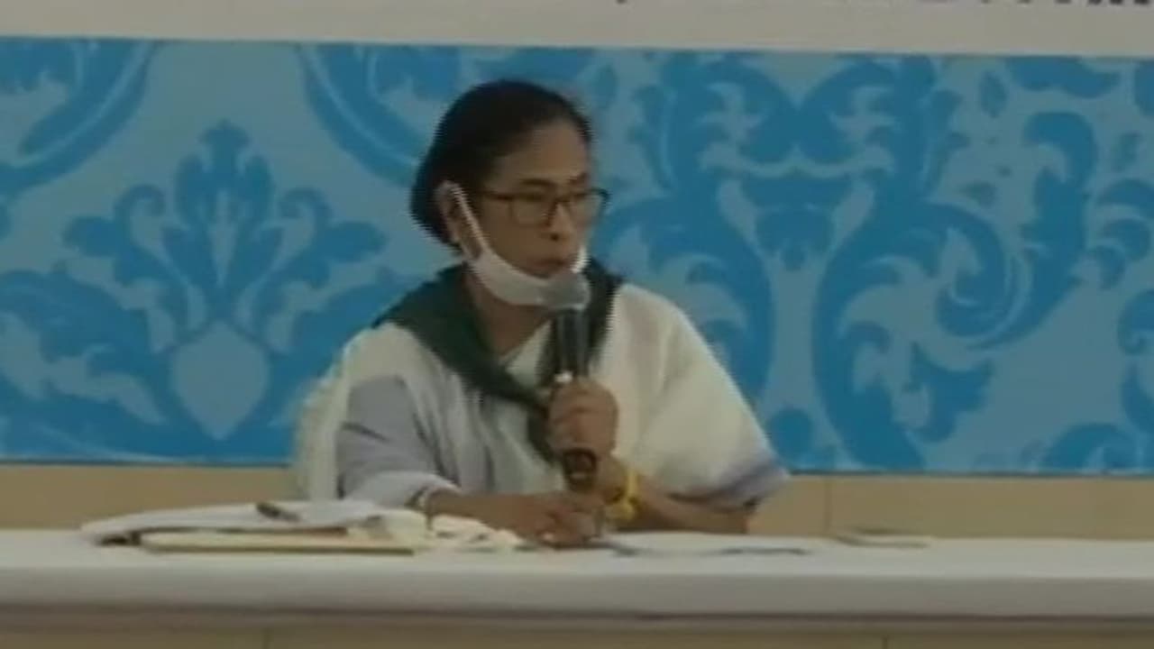 'বুলবুলের ৬ মাসের মধ্যেই আমফানের তাণ্ডব কী ভাবে মোকাবিলা করব জানি না' কাকদ্বীপে বললেন মমতা বন্দ্যোপাধ্যায় 'বুলবুলের ৬ মাসের মধ্যেই আমফানের তাণ্ডব কী ভাবে মোকাবিলা করব জানি না' কাকদ্বীপে বললেন মমতা বন্দ্যোপাধ্যায়