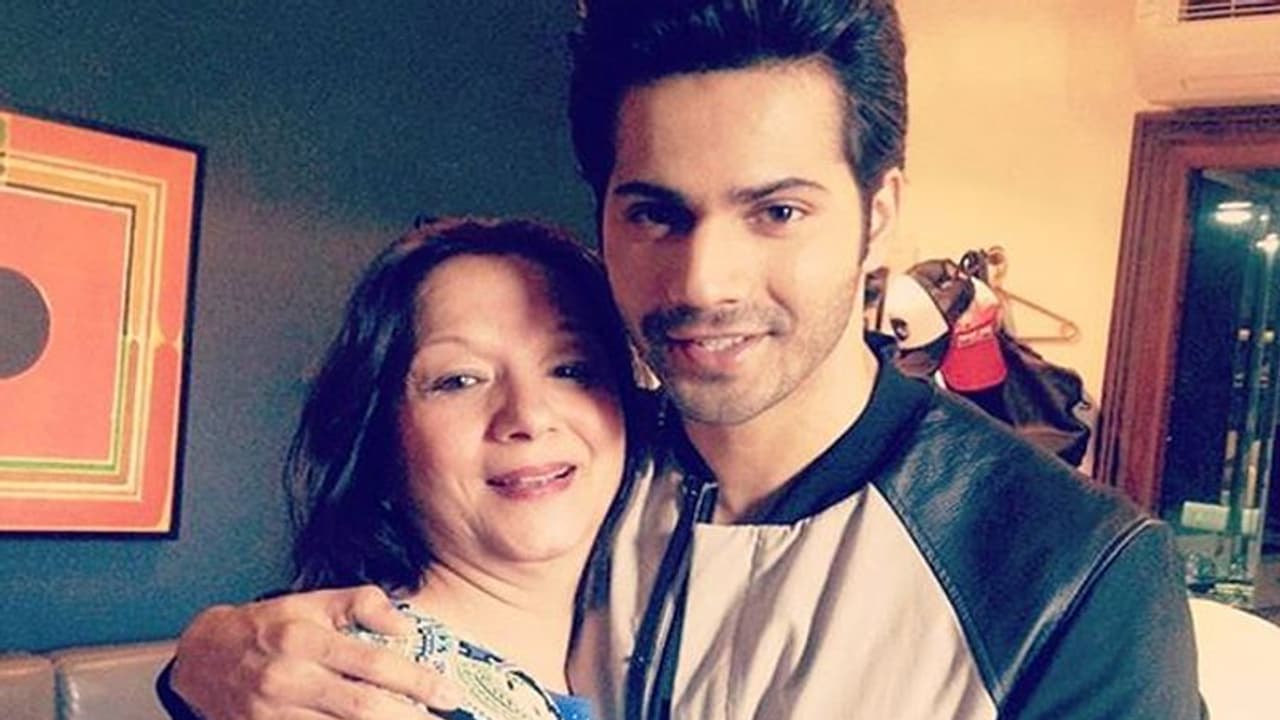 বিদেশে প্রয়াত কাকিমা, করোনার থাবায় এবার শোকের ছায়া বরুণের বাড়িতে বিদেশে প্রয়াত কাকিমা, করোনার থাবায় এবার শোকের ছায়া বরুণের বাড়িতে