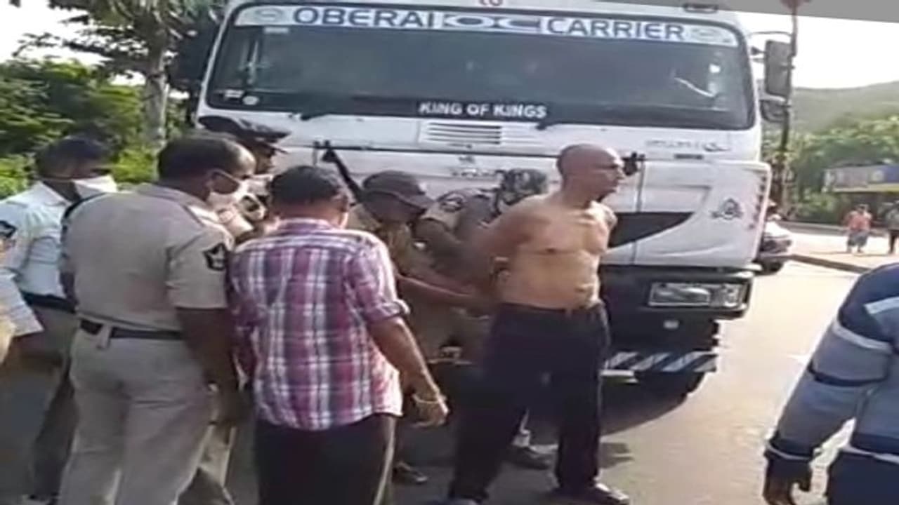 సీబీఐ చేతుల్లోకి డాక్టర్ సుధాకర్ కేసు: హైకోర్టు తీర్పుపై సుప్రీంను ఆశ్రయించనున్న ఏపీ సర్కార్ సీబీఐ చేతుల్లోకి డాక్టర్ సుధాకర్ కేసు: హైకోర్టు తీర్పుపై సుప్రీంను ఆశ్రయించనున్న ఏపీ సర్కార్