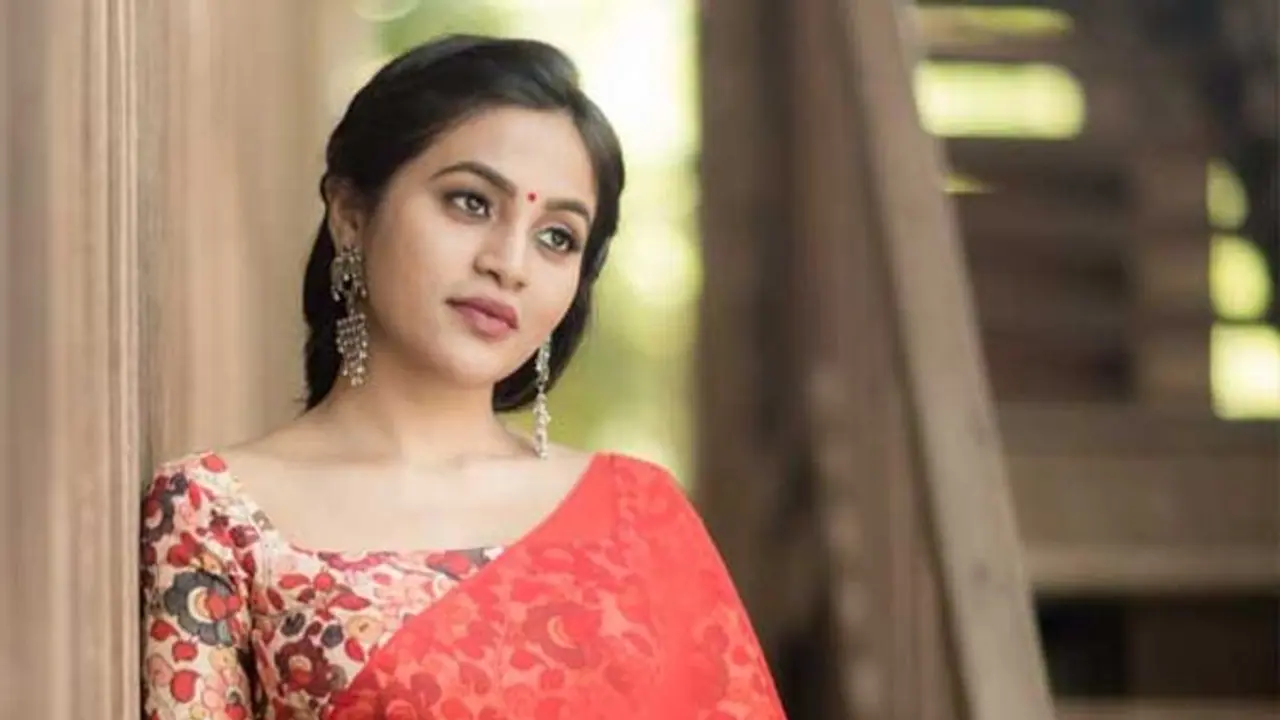 விஜய் சேதுபதி படத்தில் வெயிட் கேரக்டரில் நடிக்கும் ஜி.வி.பிரகாஷ் தங்கை பவானி! விஜய் சேதுபதி படத்தில் வெயிட் கேரக்டரில் நடிக்கும் ஜி.வி.பிரகாஷ் தங்கை பவானி!