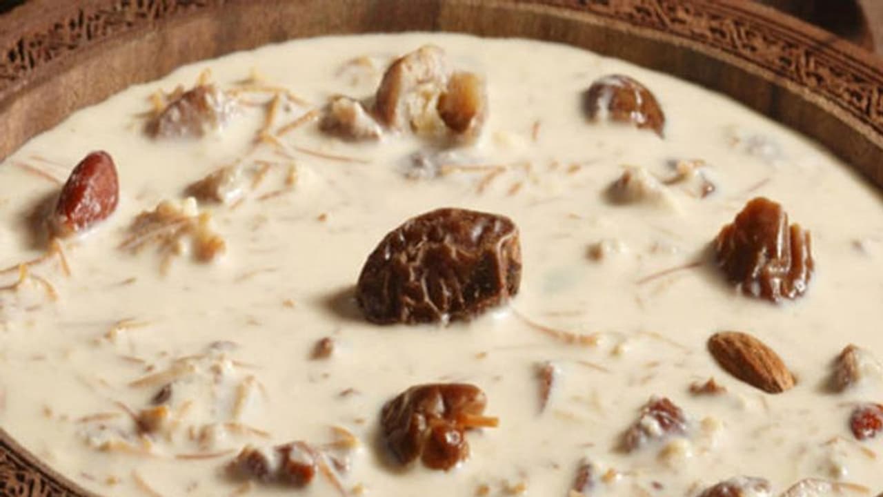 मीठी स्वादिष्ट सेवई के साथ मनाएं ईद उल फितर, घर वाले चाटते रह जाएंगे अंगुलियां