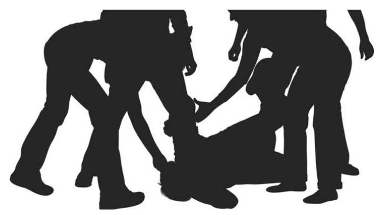 കൊവിഡ് ടെസ്റ്റിന് വിധേയനായില്ല; യുവാവിനെ ബന്ധുക്കൾ ചേര്ന്ന് മര്ദ്ദിച്ച് കൊലപ്പെടുത്തി കൊവിഡ് ടെസ്റ്റിന് വിധേയനായില്ല; യുവാവിനെ ബന്ധുക്കൾ ചേര്ന്ന് മര്ദ്ദിച്ച് കൊലപ്പെടുത്തി