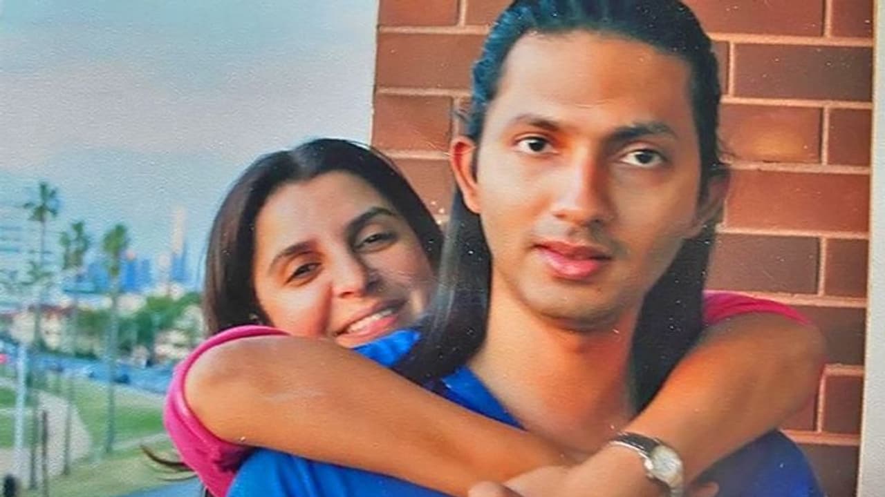 9 साल छोटे पति को बर्थडे विश करते हुए फराह बोलीं, पति औसत दर्जे के हो, लेकिन पिता बेहतरीन 9 साल छोटे पति को बर्थडे विश करते हुए फराह बोलीं, पति औसत दर्जे के हो, लेकिन पिता बेहतरीन