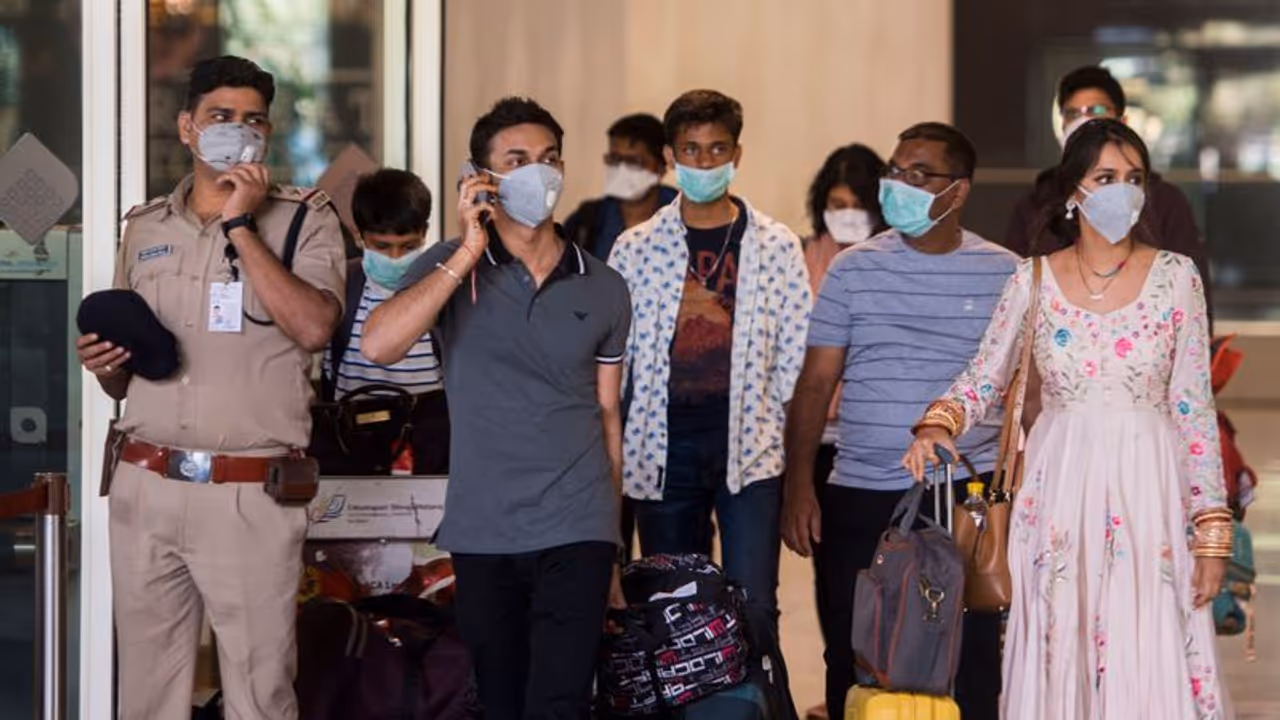 ‘No restrictions on inter state travel!’ Centre tells states to ensure free movement ‘No restrictions on inter state travel!’ Centre tells states to ensure free movement