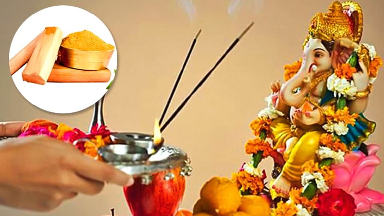 पूजा में भगवान को चढ़ाते हैं चंदन, जानिए क्या है इसका धार्मिक और वैज्ञानिक महत्व पूजा में भगवान को चढ़ाते हैं चंदन, जानिए क्या है इसका धार्मिक और वैज्ञानिक महत्व