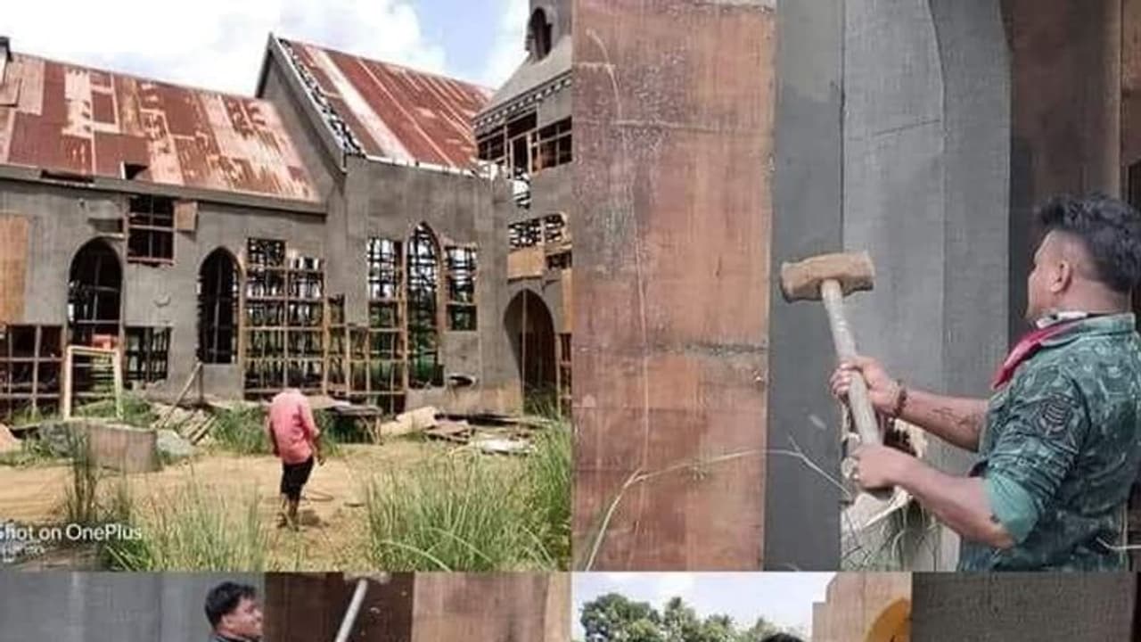 'സിനിമാ സെറ്റിടാൻ അനുമതി നൽകിയിരുന്നു', സെറ്റ് പൊളിച്ചതിൽ മഹാശിവരാത്രി ആഘോഷ സമിതി ഭാരവാഹികൾ പരാതി നൽകി 'സിനിമാ സെറ്റിടാൻ അനുമതി നൽകിയിരുന്നു', സെറ്റ് പൊളിച്ചതിൽ മഹാശിവരാത്രി ആഘോഷ സമിതി ഭാരവാഹികൾ പരാതി നൽകി