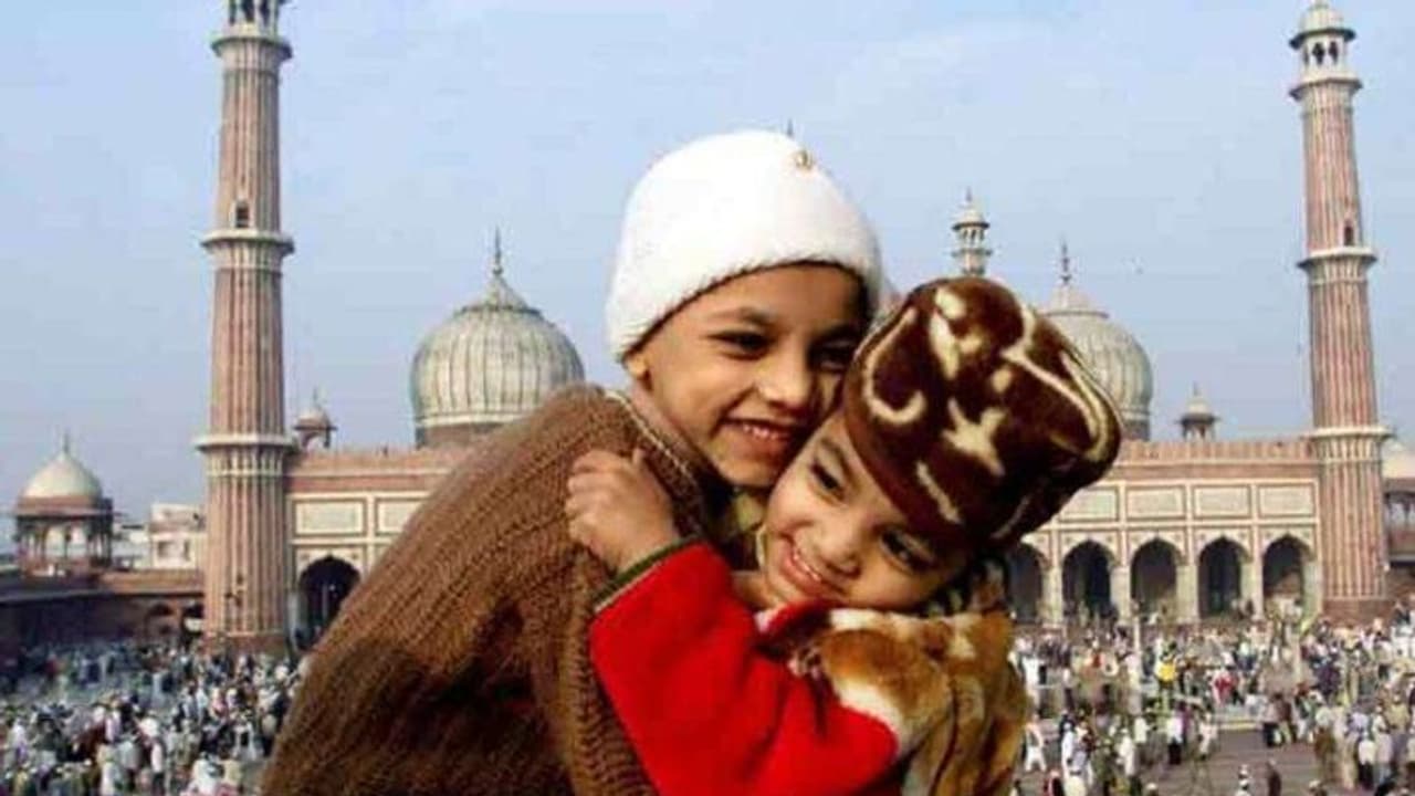 ''లౌడ్ స్పీకర్లతో ఇస్లాంతో సంబంధం లేదు.. ఆజాన్ విషయంలోసౌదీ అరేబియా తీరును భారతీయ ముస్లింలు గమనించాలి'' ''లౌడ్ స్పీకర్లతో ఇస్లాంతో సంబంధం లేదు.. ఆజాన్ విషయంలోసౌదీ అరేబియా తీరును భారతీయ ముస్లింలు గమనించాలి''