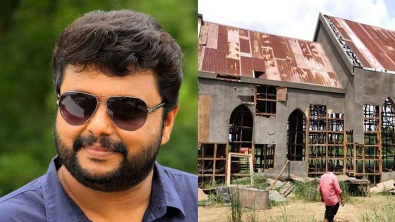 ഇത്തരം തീവ്രവാദികൾ നാടിന്റെ ശാപം; മിന്നൽ മുരളിക്കൊപ്പം:സംവിധായകന് എംഎ നിഷാദ് ഇത്തരം തീവ്രവാദികൾ നാടിന്റെ ശാപം; മിന്നൽ മുരളിക്കൊപ്പം:സംവിധായകന് എംഎ നിഷാദ്