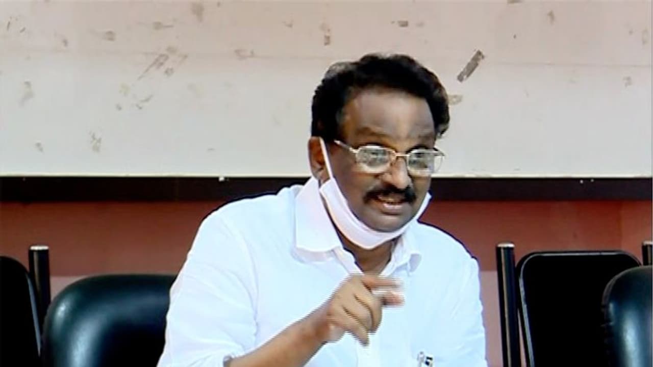 പാലക്കാട് അ‍ഞ്ച് പേർക്ക് കൂടി കൊവിഡ്; സമൂഹ വ്യാപന ആശങ്കയുണ്ടെന്ന് എ കെ ബാലൻ